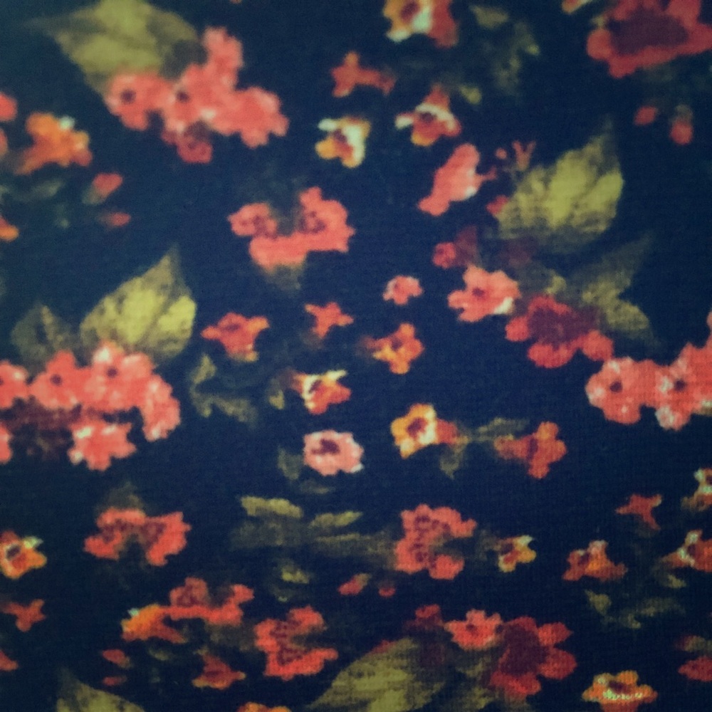 LuLaRoe Flower 🌺 Pencil Skirt
